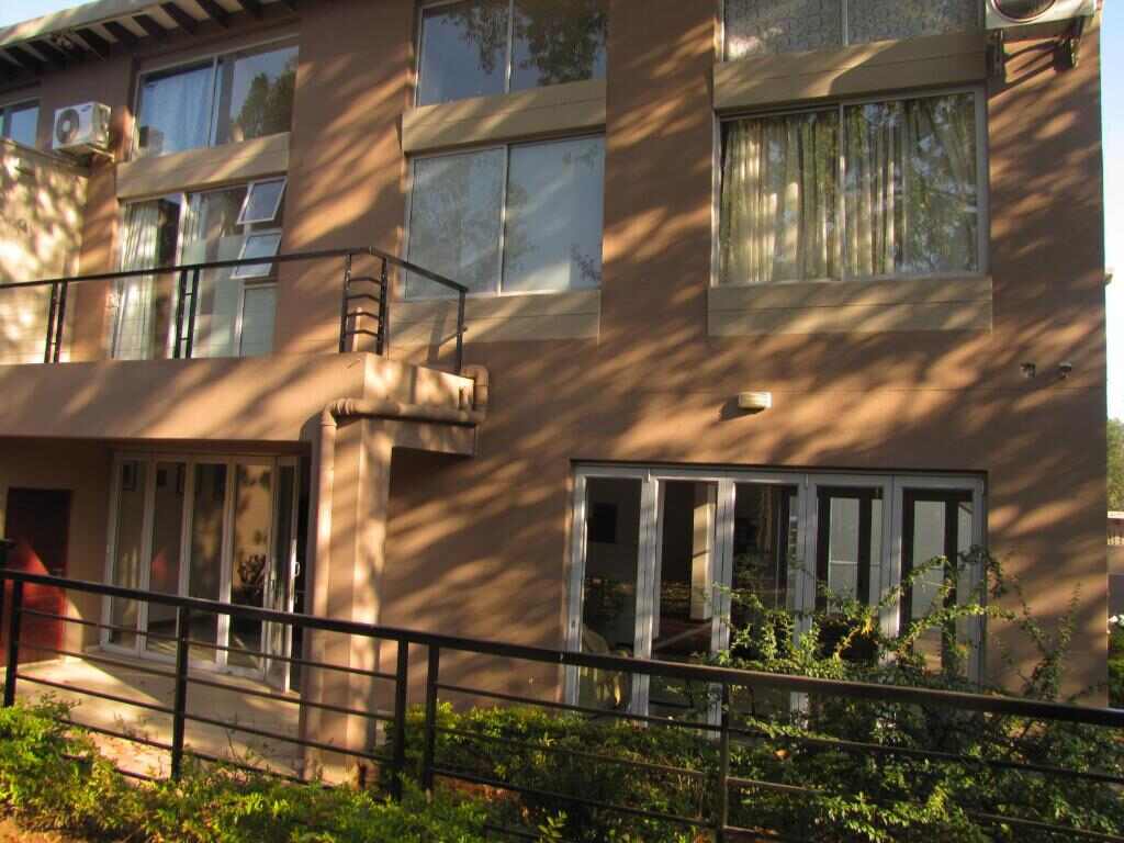 Silver Oak Hyde Park guesthouse view 3